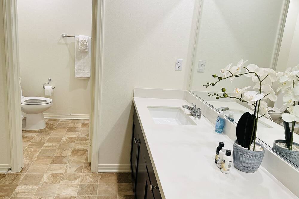 Photo of Bathroom in Jurupa Valley