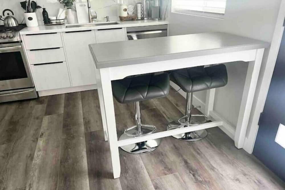 Photo of Kitchen in Canoga Park