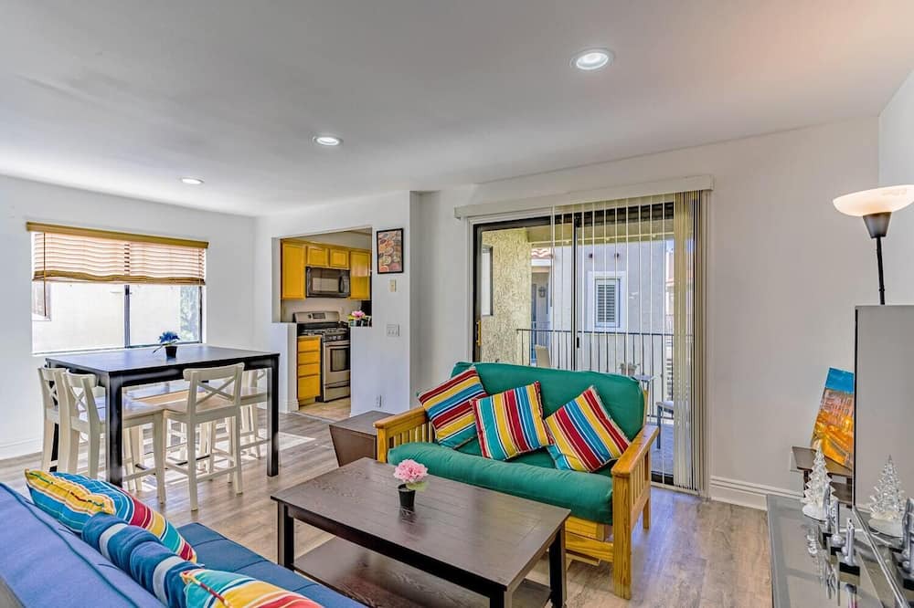 Photo of Livingroom in Mira Mesa