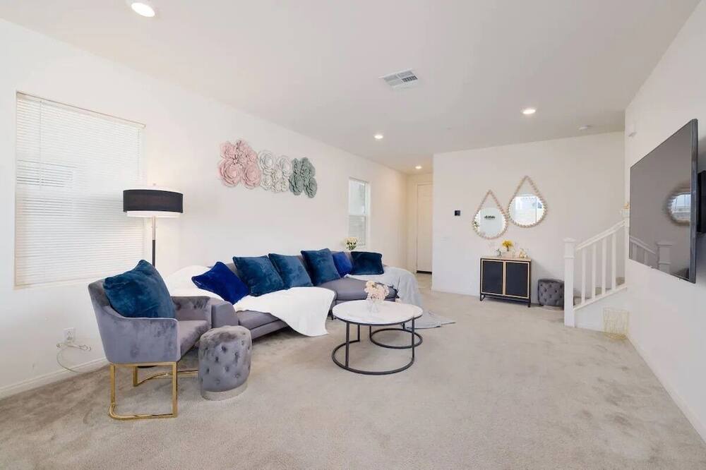 Photo of Livingroom in Upland