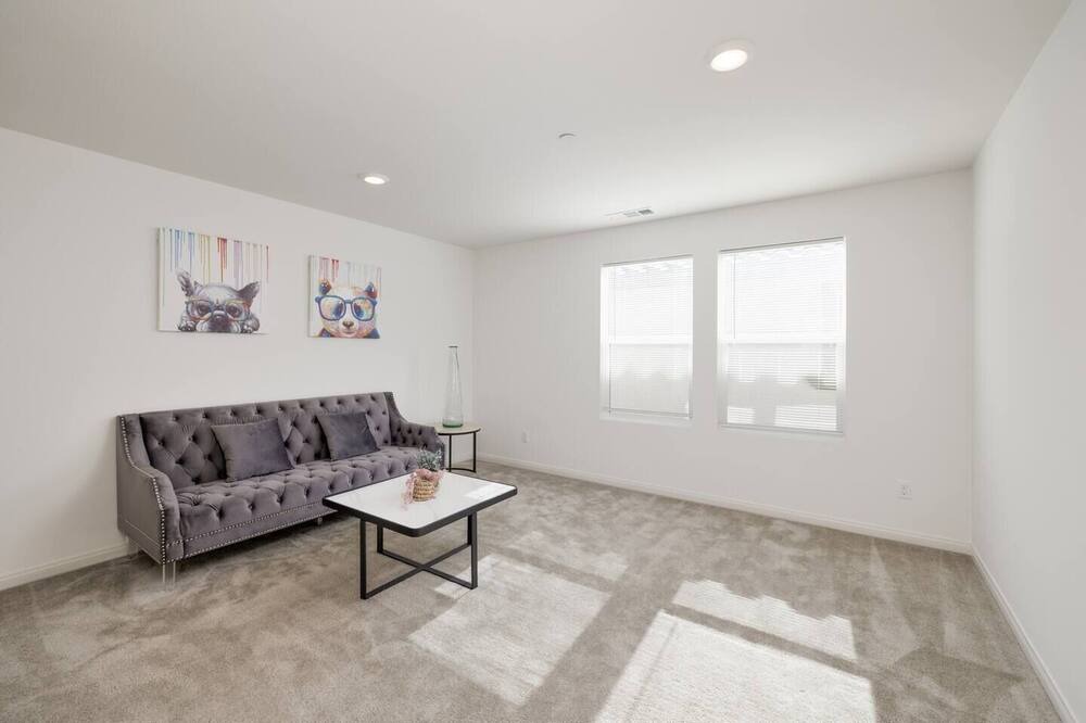 Photo of Livingroom in Upland