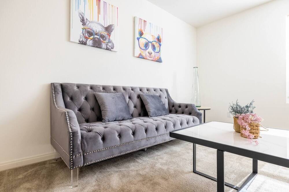 Photo of Livingroom in Upland