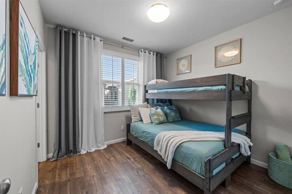 Photo of Bedroom in Portola Springs
