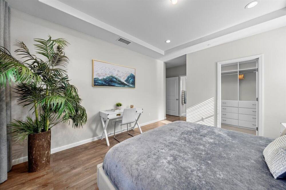 Photo of Bedroom in Portola Springs