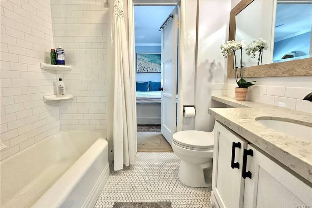 Photo of Bathroom in Tree Section