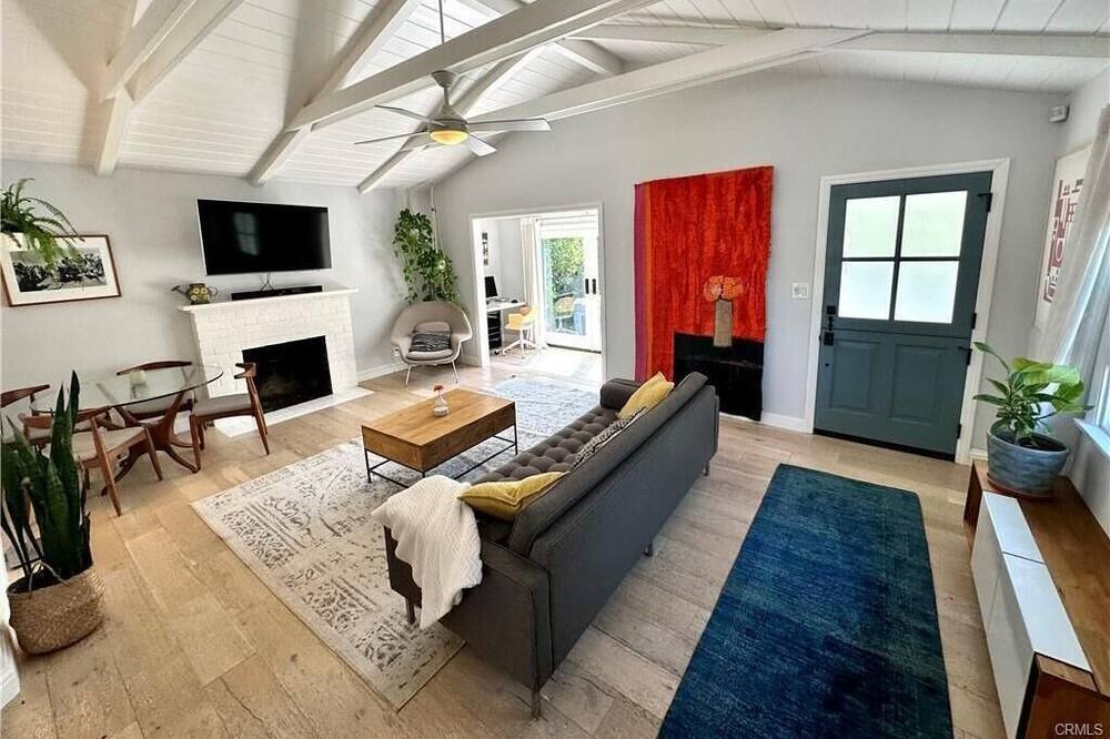 Photo of Livingroom in Tree Section