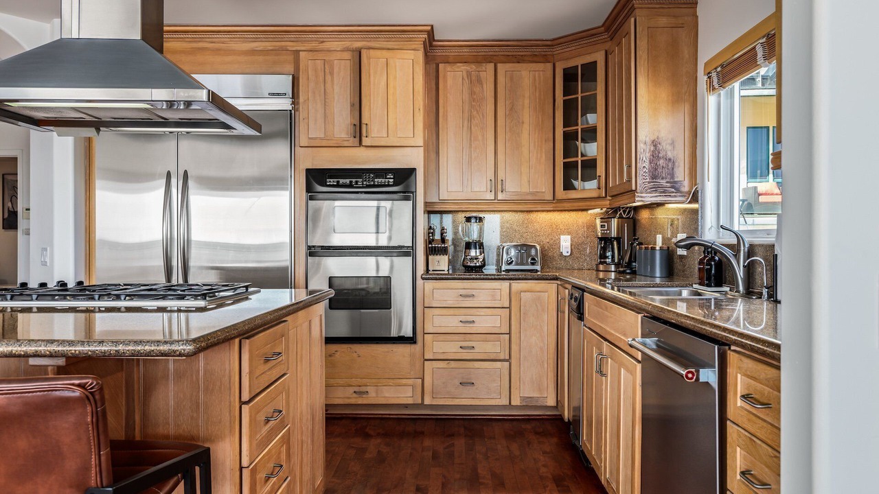 Photo of Kitchen in Eastern Malibu