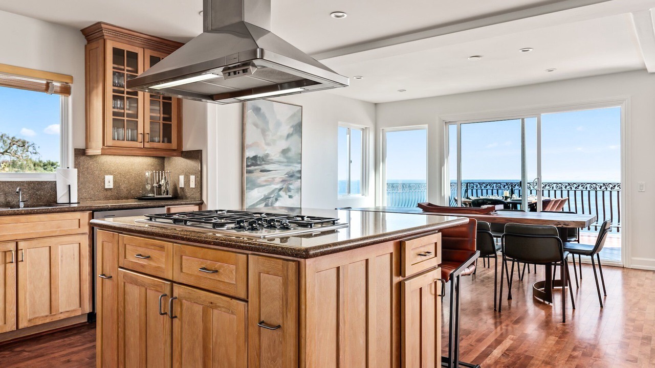 Photo of Kitchen in Eastern Malibu