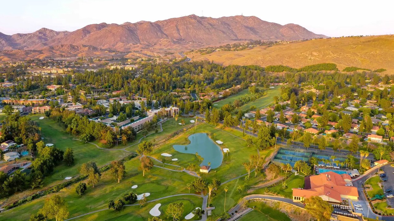 Photo of Outdoor in Estates at Canyon Crest