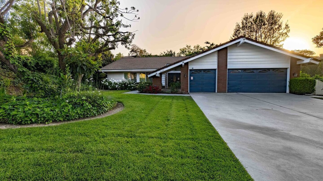 Photo of Outdoor in Estates at Canyon Crest