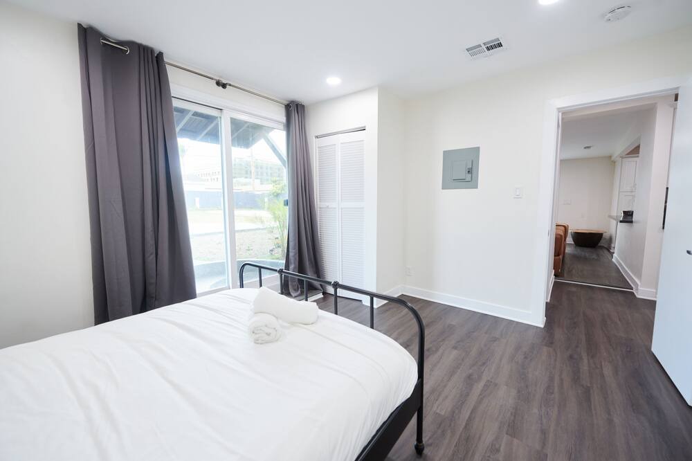 Photo of Bedroom in Carthay Circle