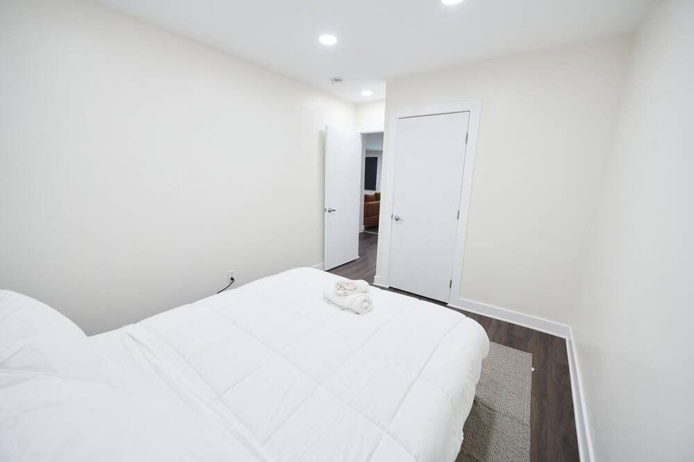 Photo of Bedroom in Carthay Circle