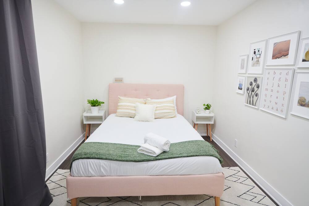 Photo of Bedroom in Carthay Circle