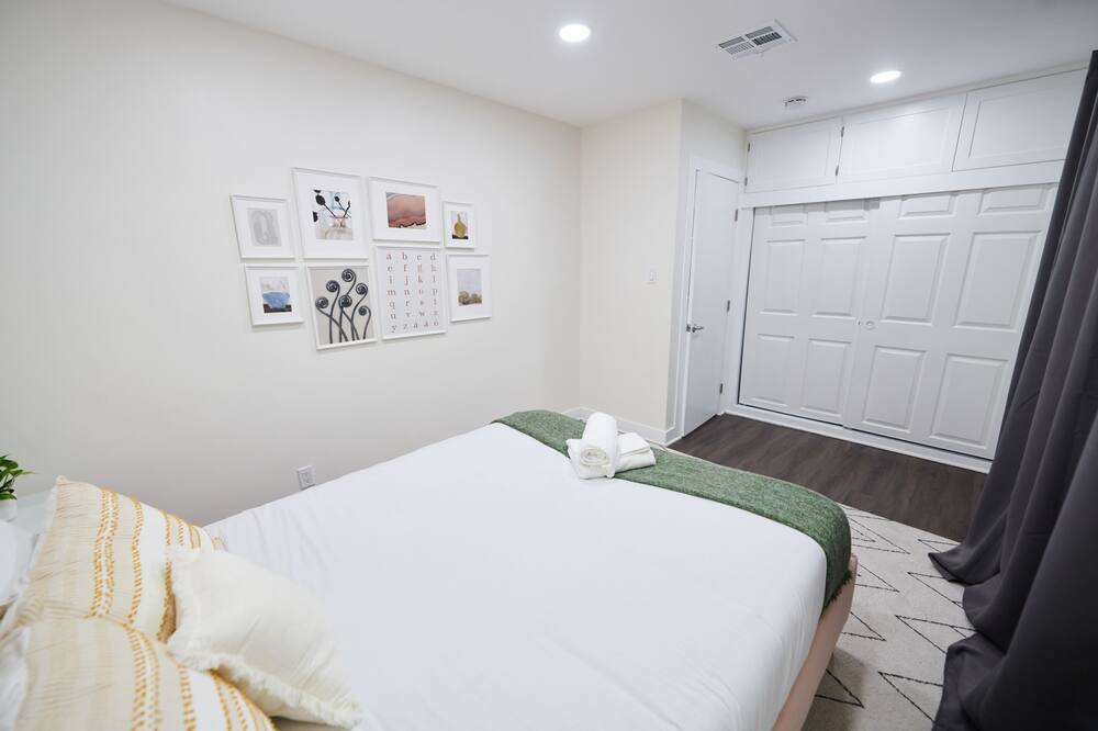 Photo of Bedroom in Carthay Circle