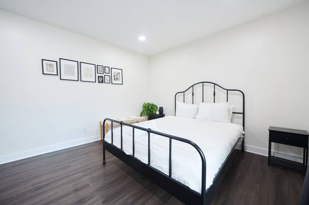 Photo of Bedroom in Carthay Circle