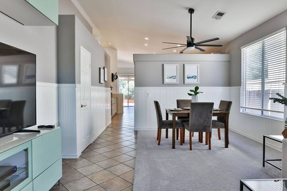 Photo of Kitchen in Eastlake Greens