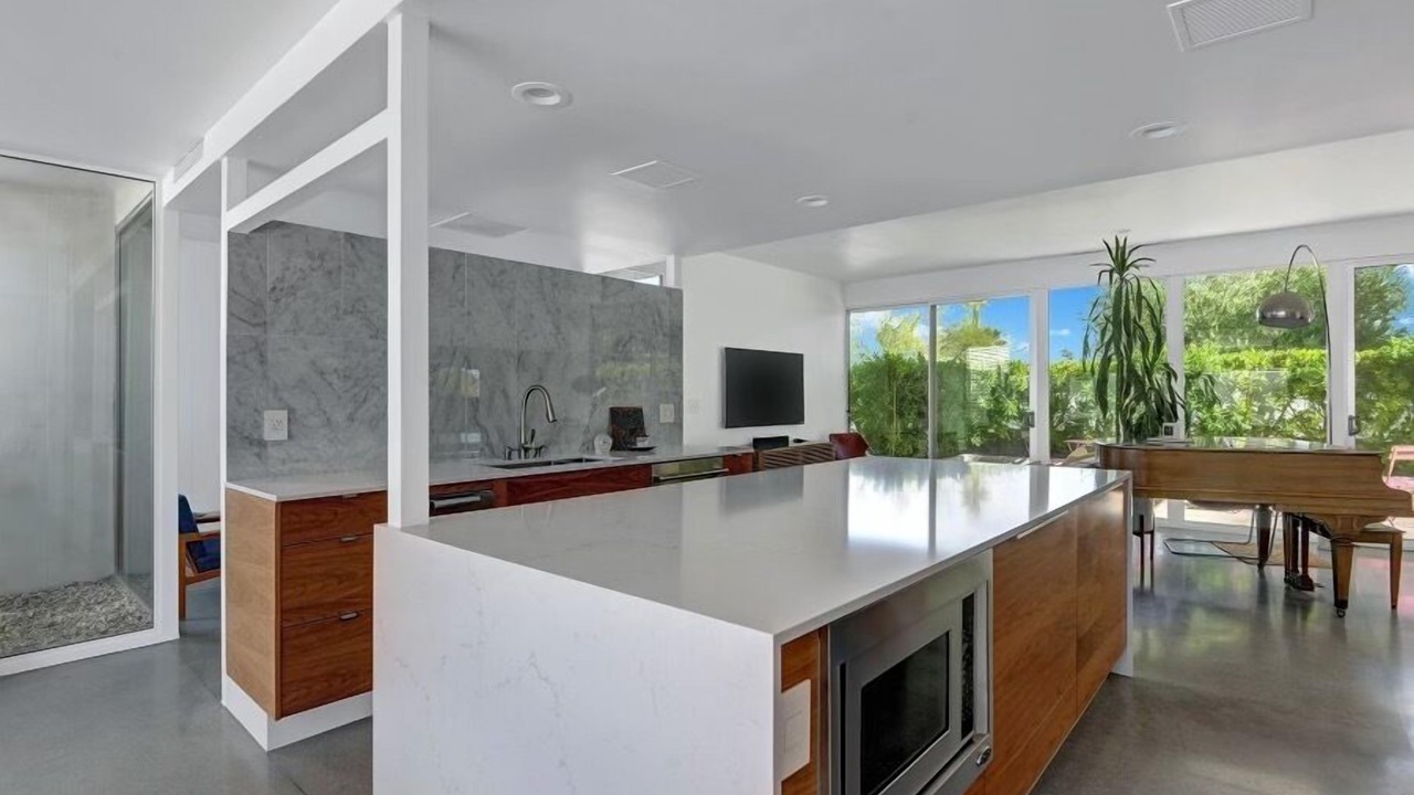 Photo of Kitchen in Racquet Club Estates
