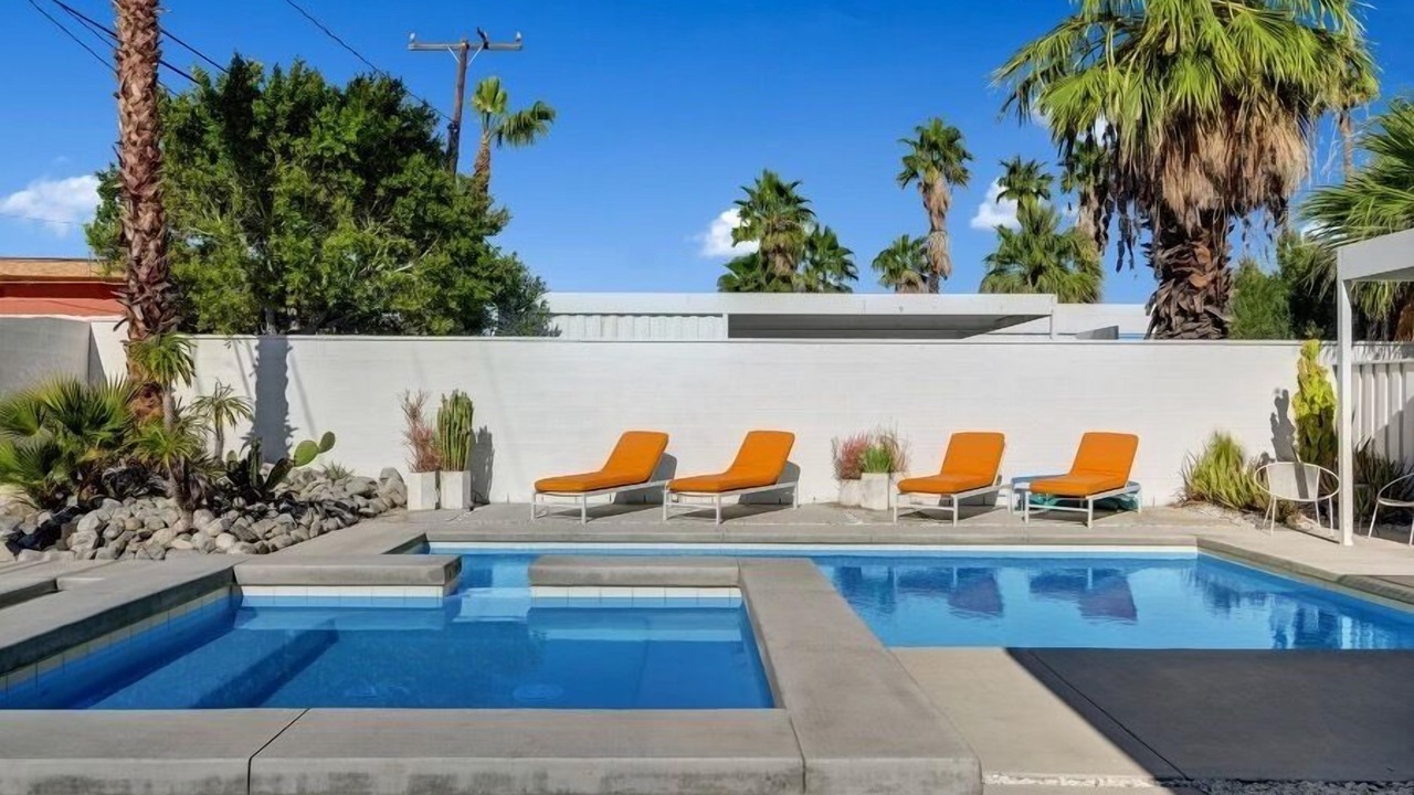 Photo of Outdoor in Racquet Club Estates