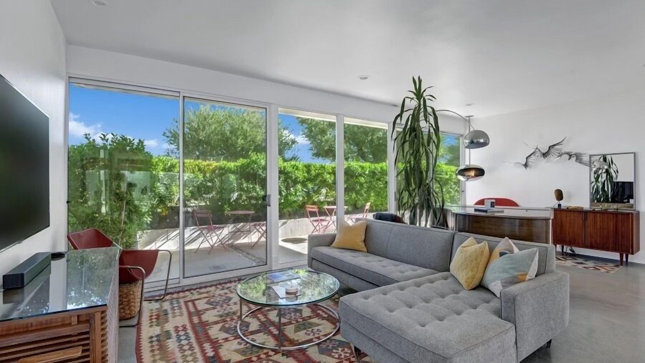 Photo of Bedroom in Racquet Club Estates