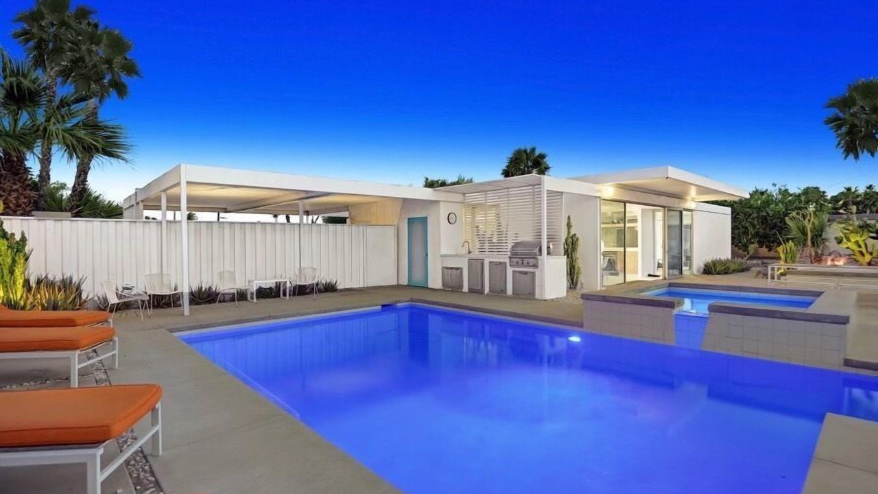 Photo of Outdoor in Racquet Club Estates