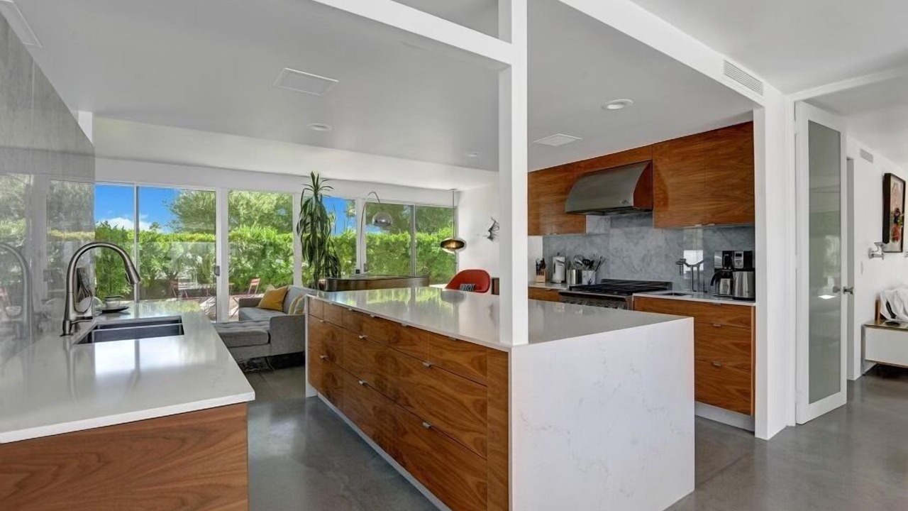 Photo of Kitchen in Racquet Club Estates