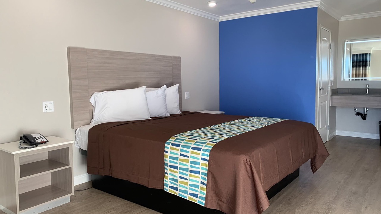 Photo of Bedroom in Victorville