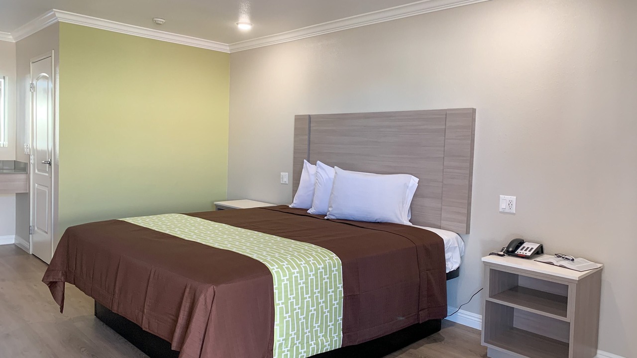 Photo of Bedroom in Victorville