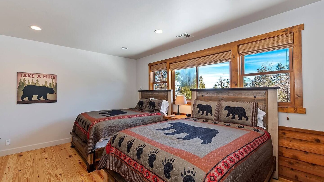 Photo of Bedroom in Upper Moonridge
