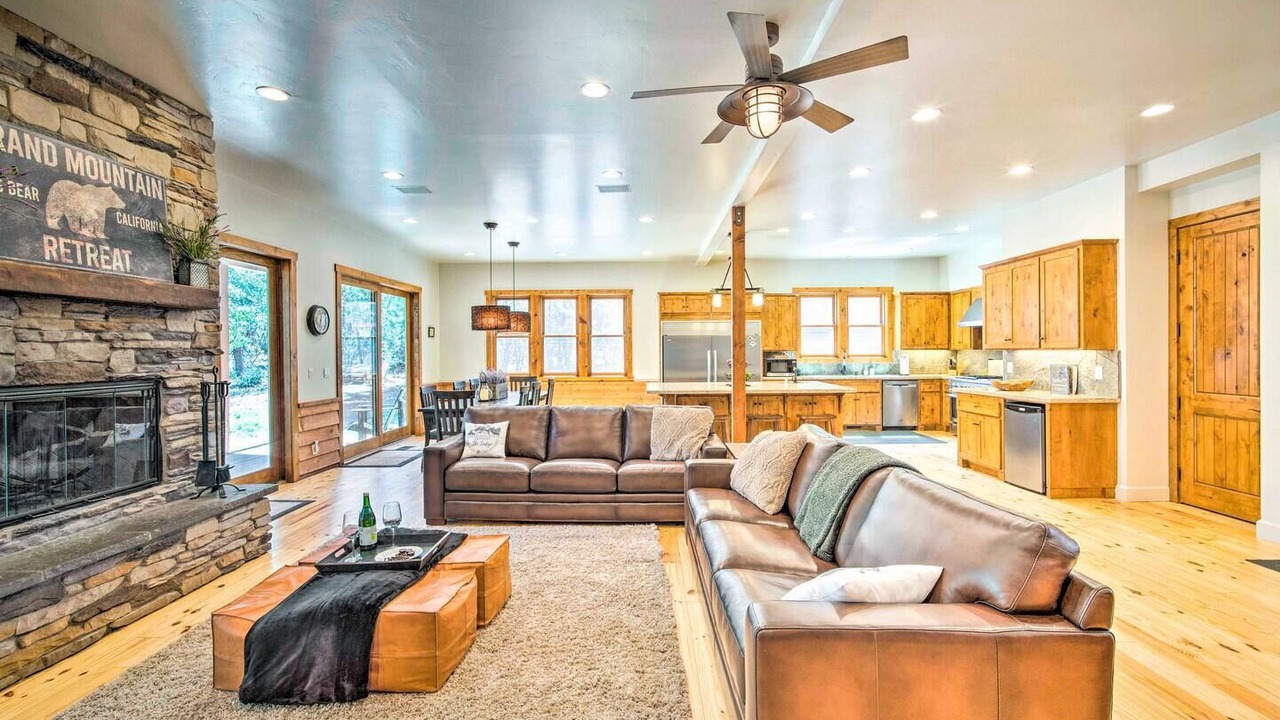 Photo of Livingroom in Upper Moonridge