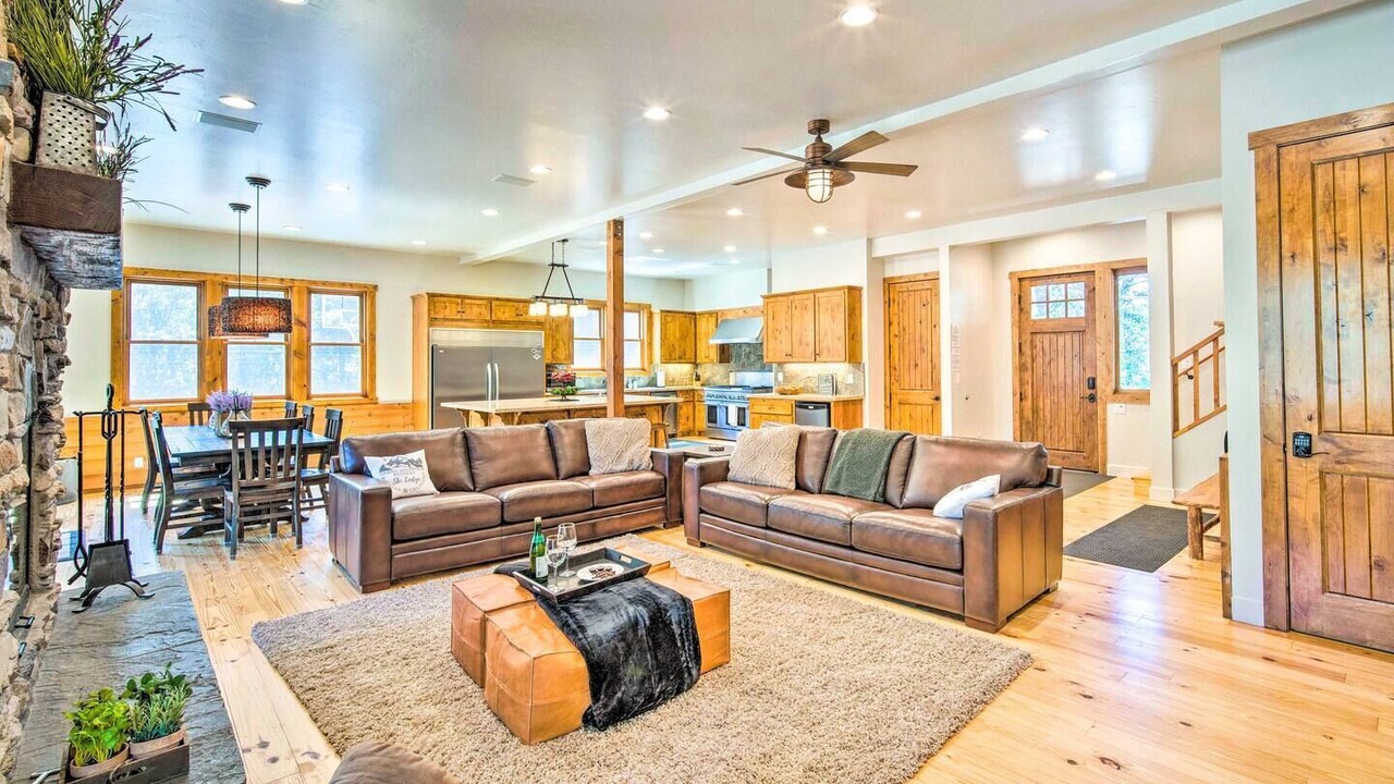 Photo of Livingroom in Upper Moonridge