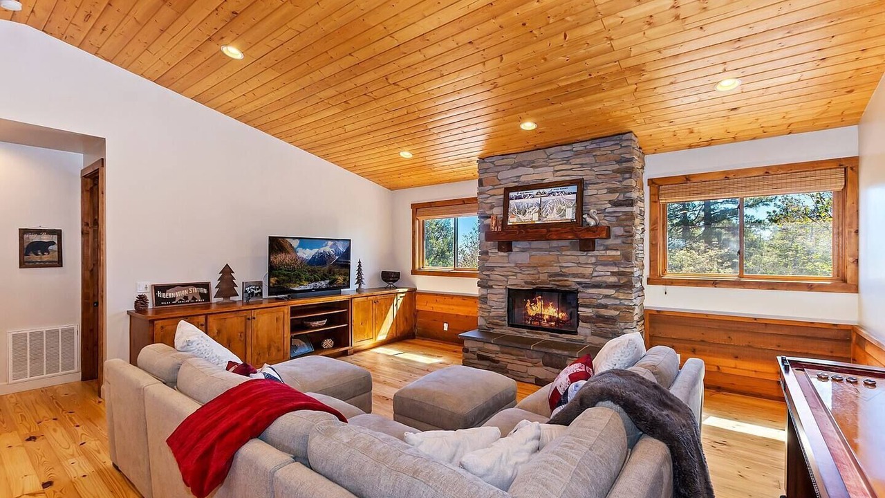 Photo of Livingroom in Upper Moonridge