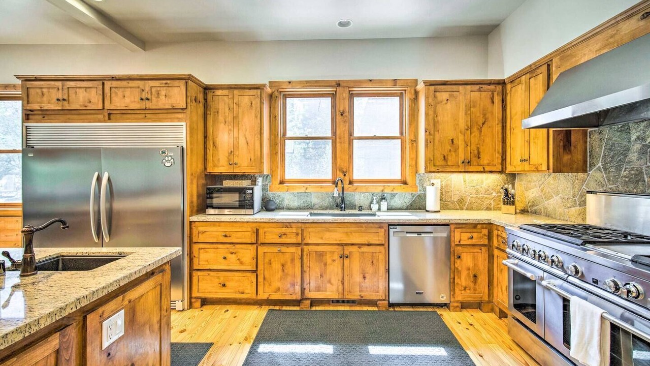 Photo of Kitchen in Upper Moonridge