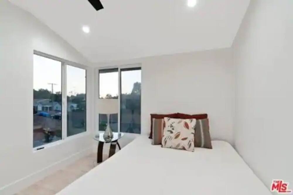 Photo of Bedroom in Downey