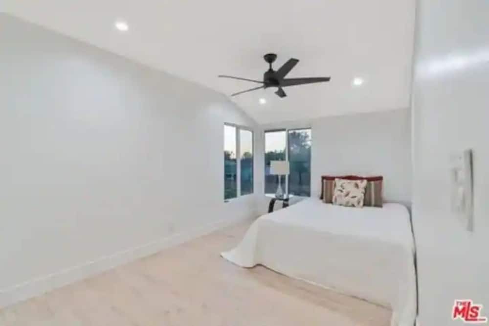 Photo of Bedroom in Downey