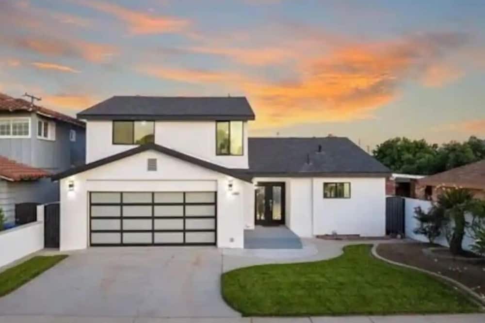 Photo of Others in Downey