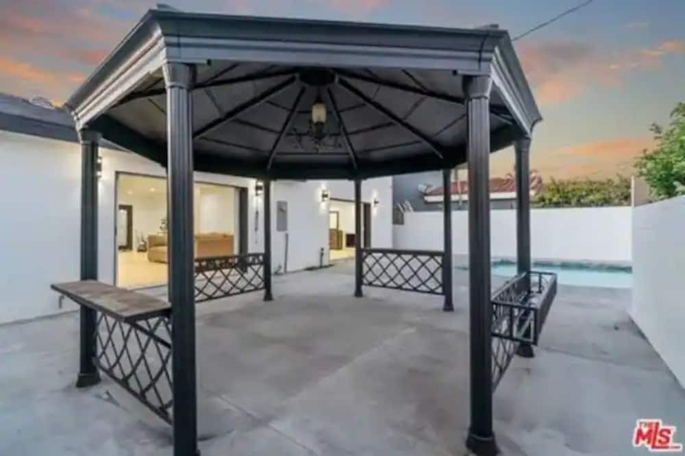 Photo of Outdoor in Downey