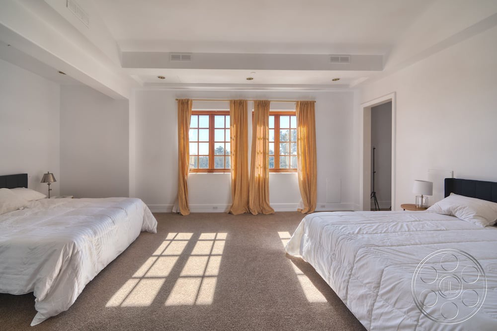 Photo of Bedroom in Pasadena