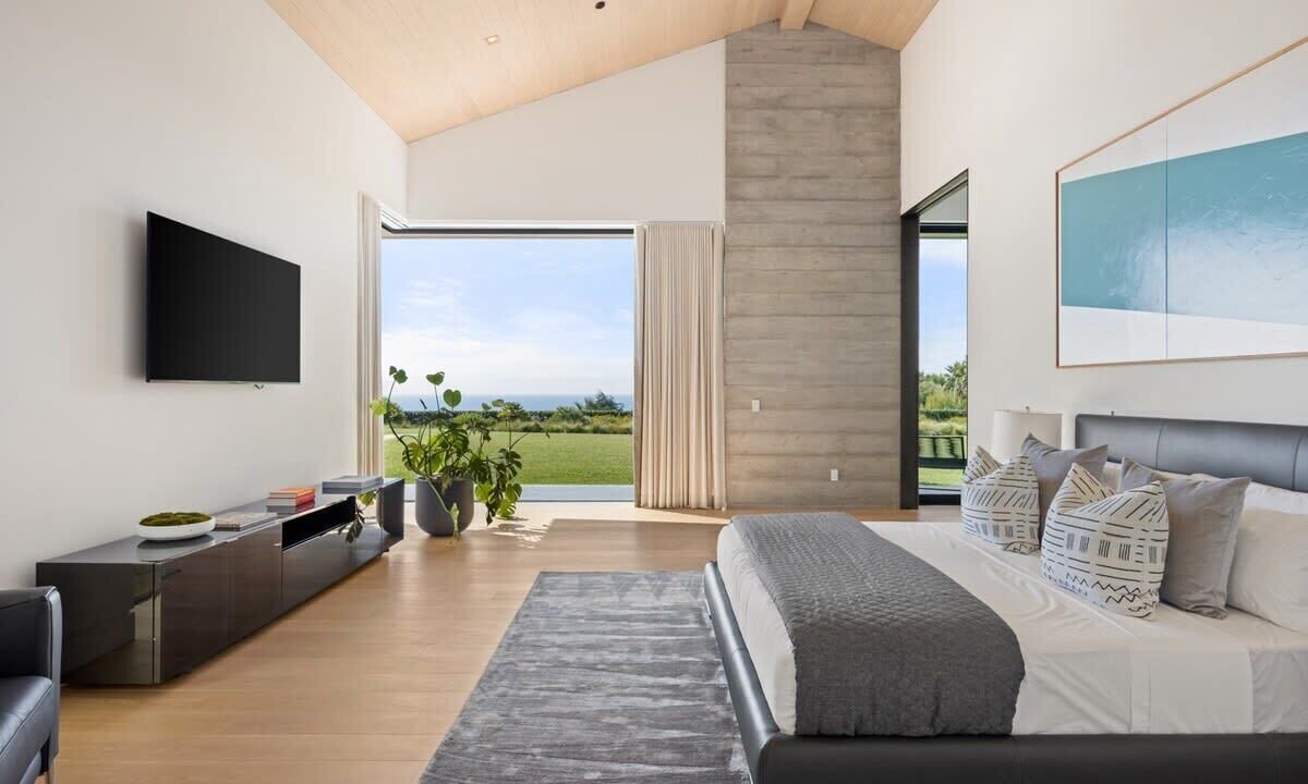 Photo of Bedroom in Malibu