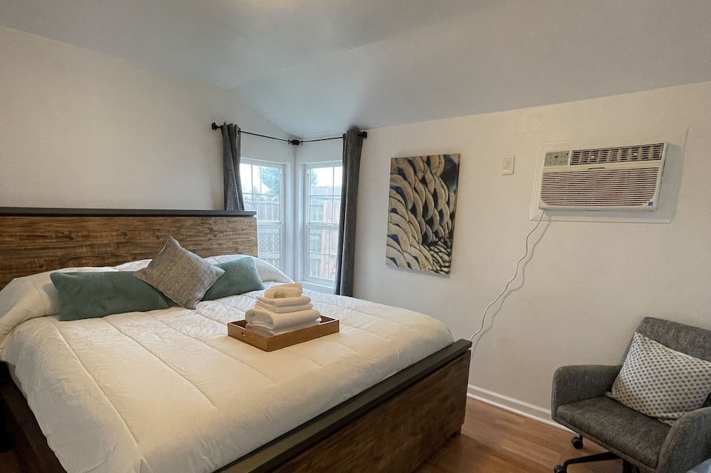 Photo of Bedroom in Mira Loma