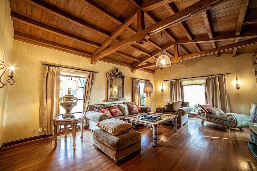 Photo of Livingroom in West Covina
