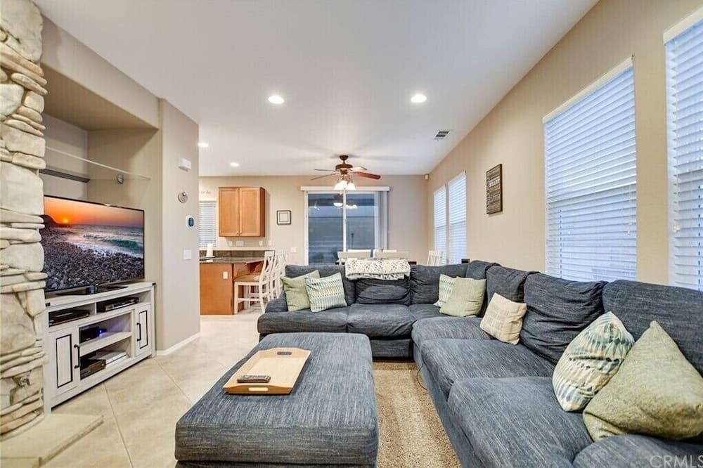 Photo of Livingroom in Jurupa Valley