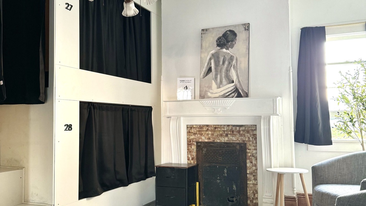 Photo of Bedroom in Pico-Union