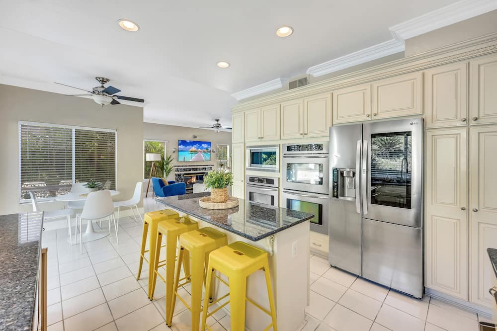 Photo of Kitchen in Corona
