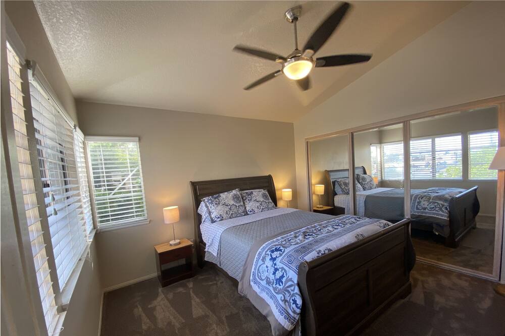 Photo of Bedroom in Fountain Valley