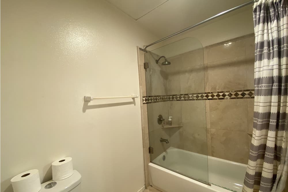 Photo of Bathroom in Fountain Valley