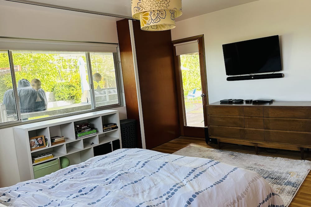 Photo of Bedroom in Eagle Rock