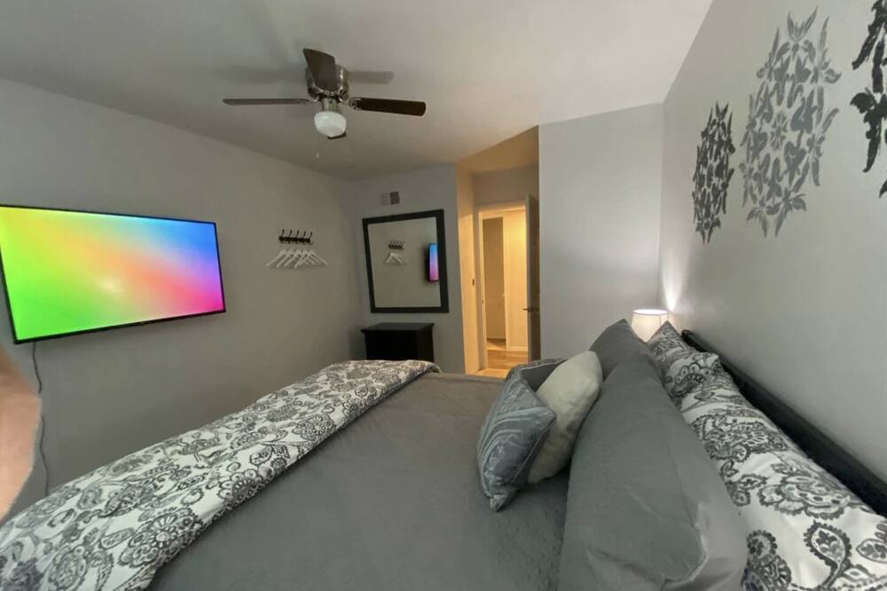 Photo of Bedroom in Simi Valley