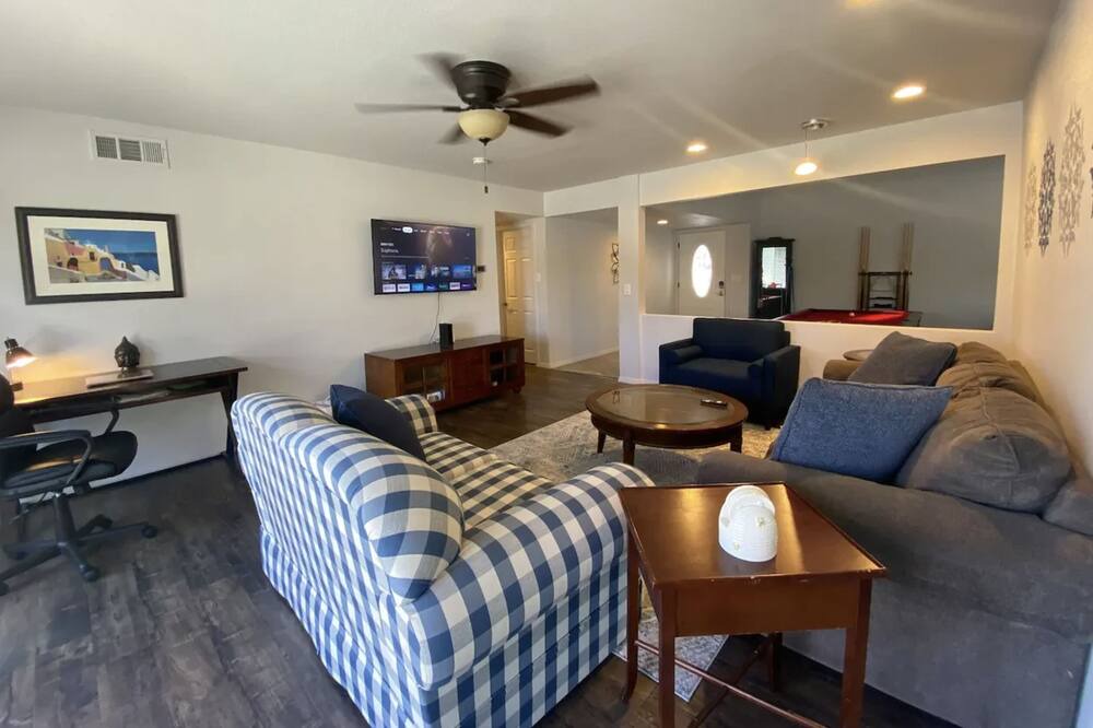 Photo of Livingroom in Simi Valley