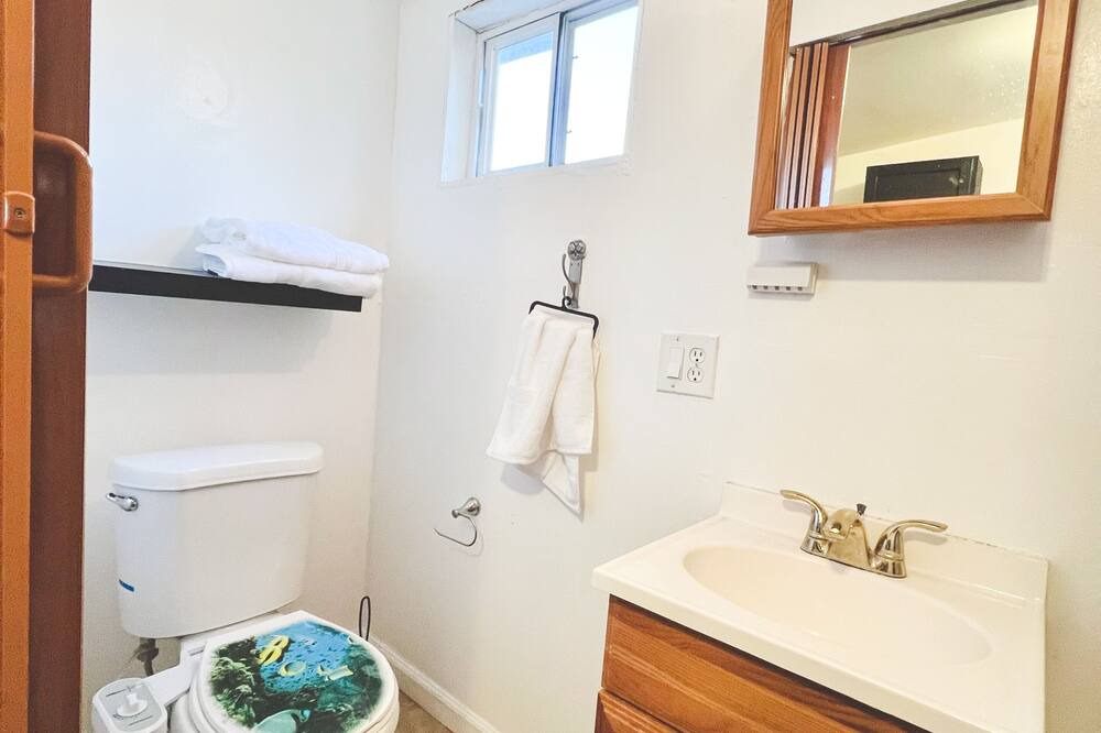 Photo of Bathroom in Sherwood Forest and Thistle Development