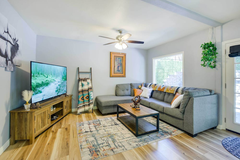 Photo of Bedroom in Crestline